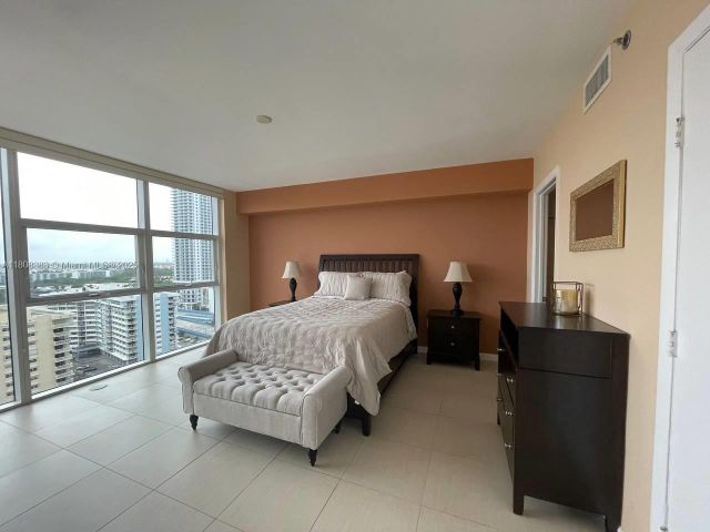 Apartment for rent  Unit #1807 - photo 6066414