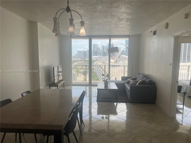 1-bedroom condo for sale in Miami - 1750 N Bayshore Dr 1410 - MondialRealty