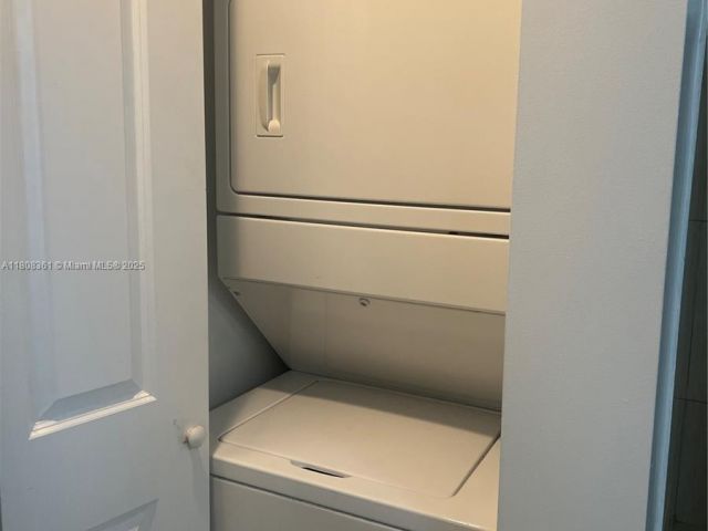 1-bedroom condo for sale in Miami - 1750 N Bayshore Dr 1410 - MondialRealty