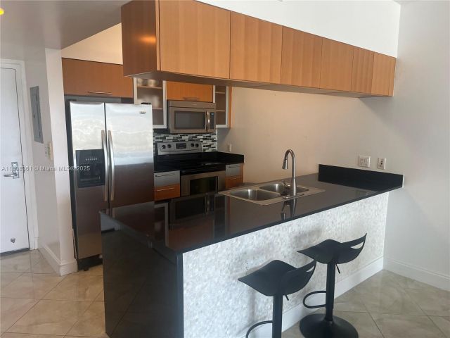 1-bedroom condo for sale in Miami - 1750 N Bayshore Dr 1410 - MondialRealty