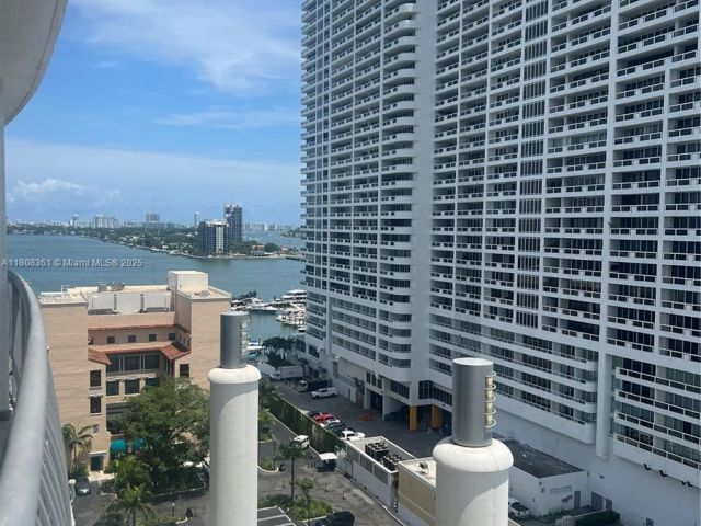 1-bedroom condo for sale in Miami - 1750 N Bayshore Dr 1410 - MondialRealty