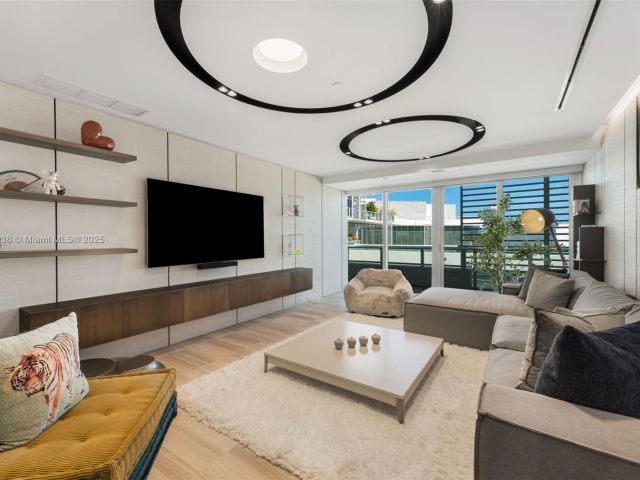 Apartment for rent  Unit #512 - photo 6065975