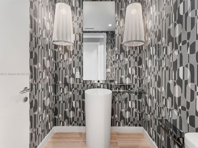 Apartment for rent  Unit #512 - photo 6065979