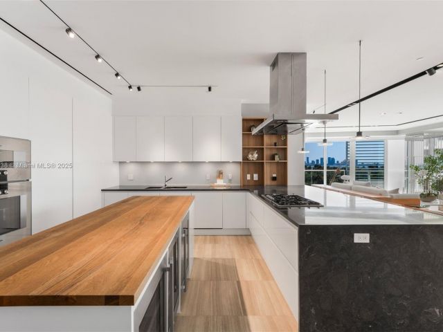 Apartment for rent  Unit #512 - photo 6065981