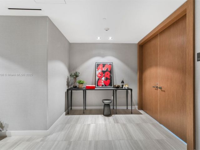 Apartment for rent  Unit #512 - photo 6065983