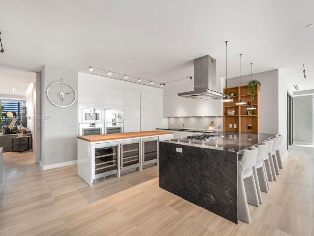 Apartment for rent  Unit #512 - photo 6065987