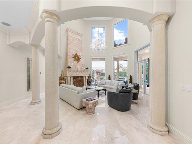 Home for rent at 3030 NE 45th Street - photo 6581513