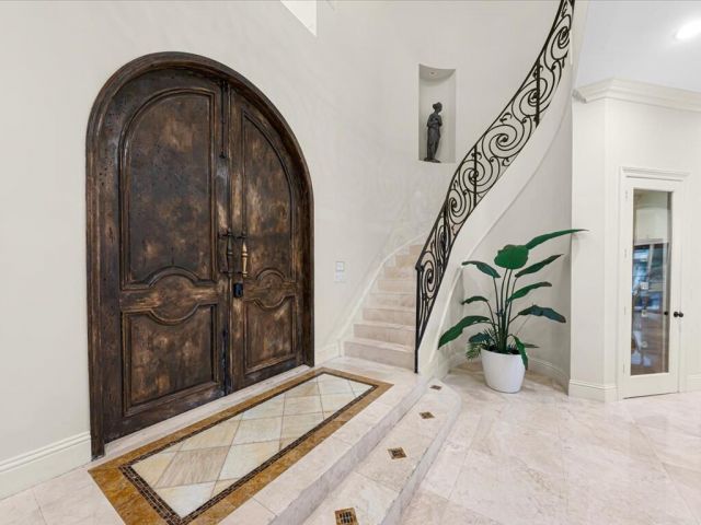 Home for rent at 3030 NE 45th Street - photo 6581514