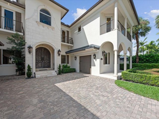 Home for rent at 3030 NE 45th Street - photo 6581515