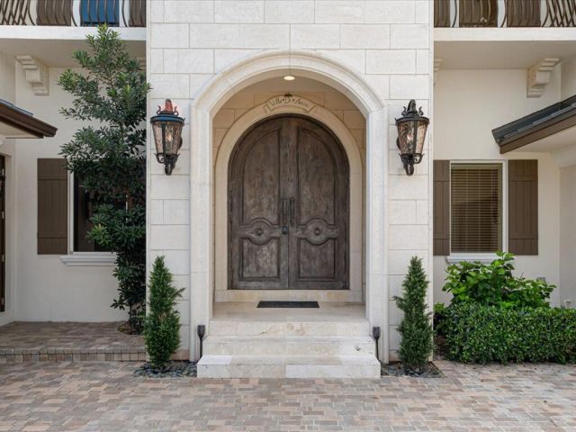 Home for rent at 3030 NE 45th Street - photo 6581517