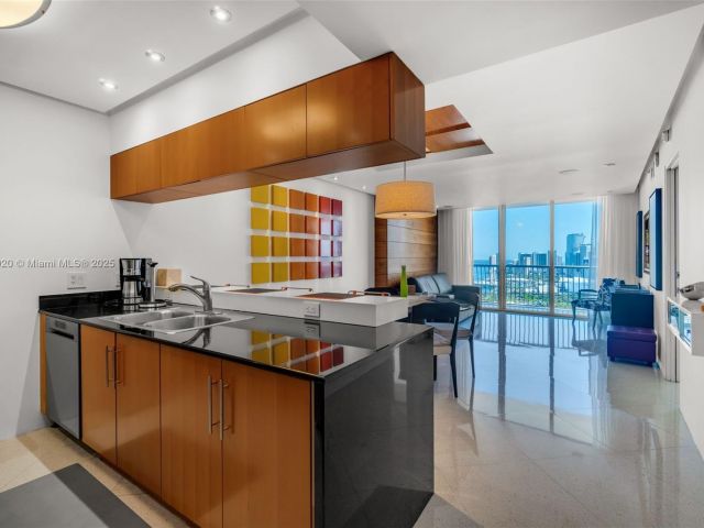 1-bedroom condo for rent in Miami - 1750 N Bayshore Dr 3910 - MondialRealty