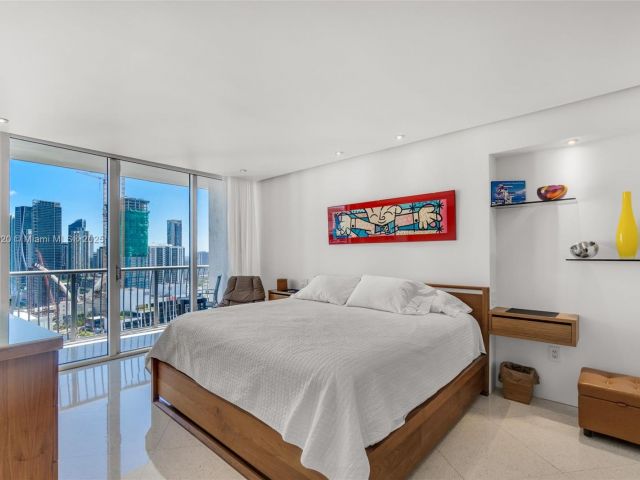 1-bedroom condo for rent in Miami - 1750 N Bayshore Dr 3910 - MondialRealty