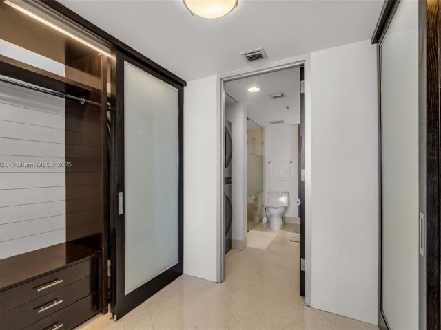 1-bedroom condo for rent in Miami - 1750 N Bayshore Dr 3910 - MondialRealty