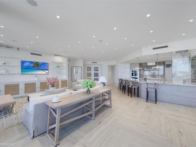 Apartment for sale  Unit #604 Renovated - photo 6079891