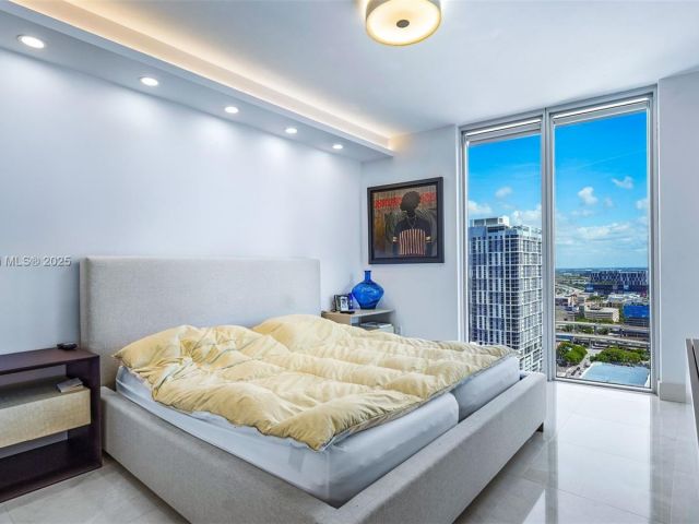 Apartment for sale  Unit #2911 - photo 6070860