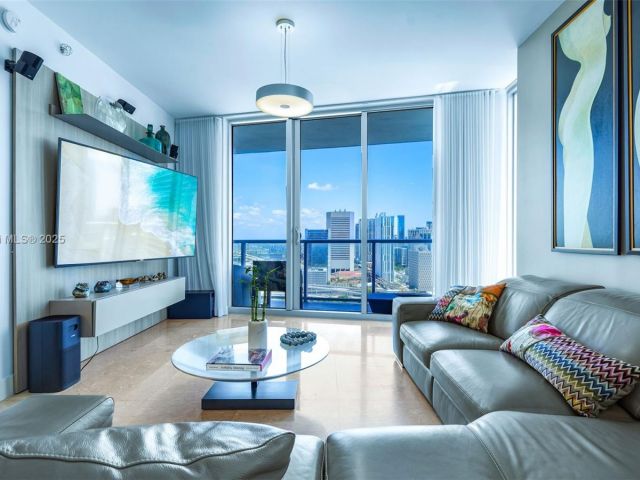 Apartment for sale  Unit #2911 - photo 6070874