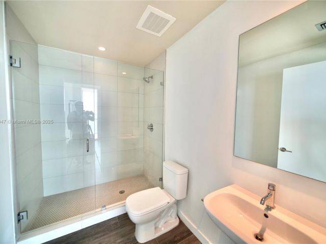 Apartment for sale  Unit #1705 - photo 6068879