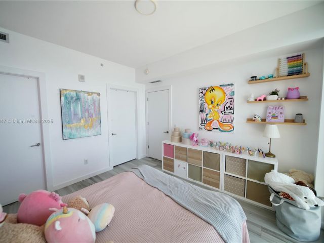 Apartment for sale  Unit #1705 - photo 6068880