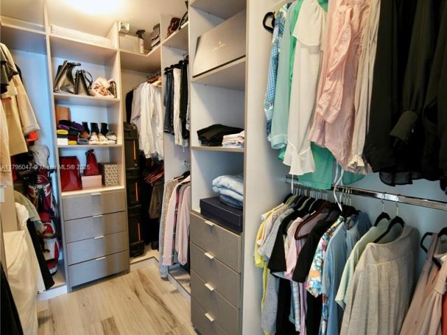 Apartment for sale  Unit #1705 - photo 6068881