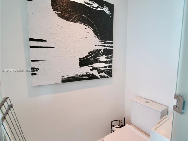 Apartment for sale  Unit #1705 - photo 6068882