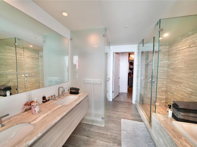 Apartment for sale  Unit #1705 - photo 6068883