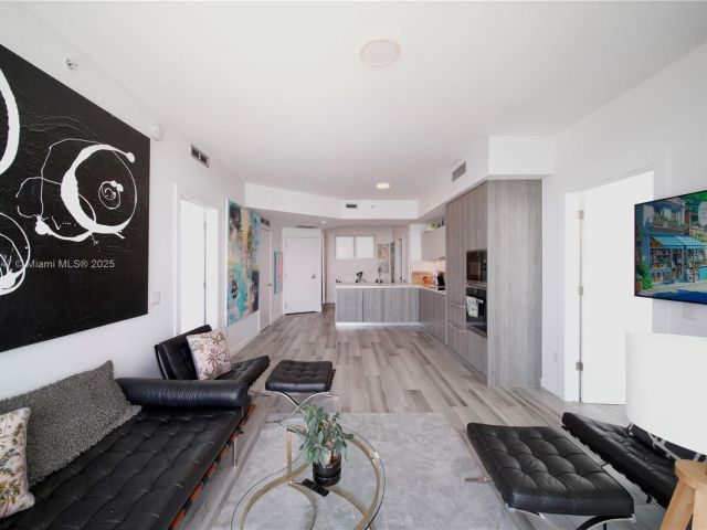 Apartment for sale  Unit #1705 - photo 6068888