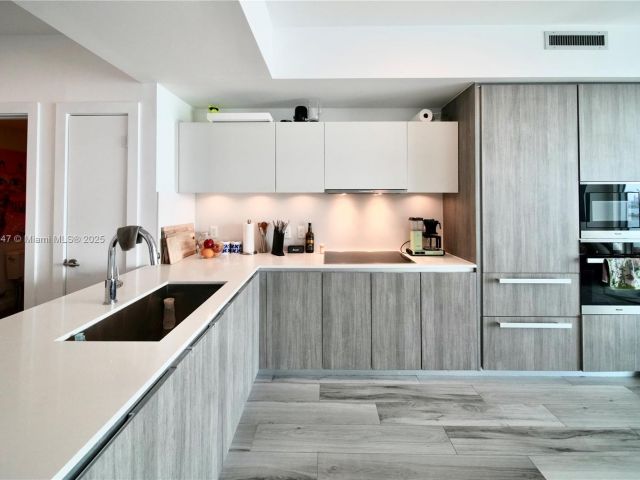 Apartment for sale  Unit #1705 - photo 6068889