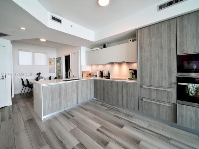 Apartment for sale  Unit #1705 - photo 6068892