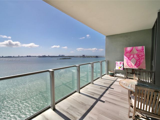 Apartment for sale  Unit #1705 - photo 6068895