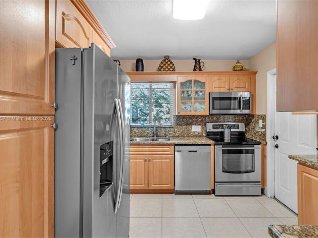 Home for sale at 1901 SW 37th Ave - photo 6066081