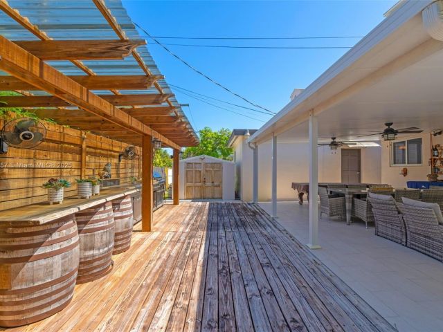 Home for sale at 1901 SW 37th Ave - photo 6066091