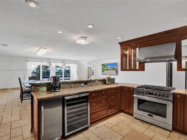 Home for rent at 3100 NE 56th Ct - photo 6075663