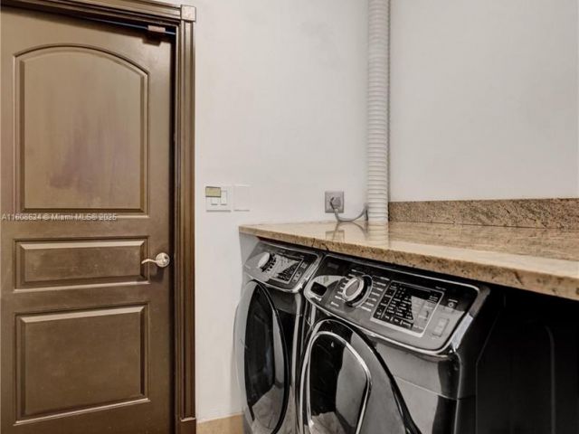 Home for rent at 3100 NE 56th Ct - photo 6075670