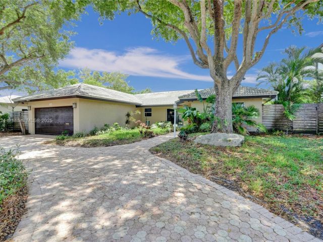 Home for rent at 3100 NE 56th Ct - photo 6075674