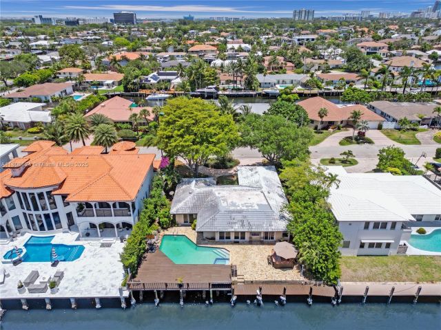 Home for rent at 3100 NE 56th Ct - photo 6075678