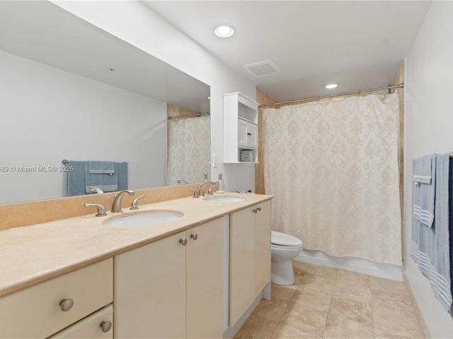 Apartment for sale  Unit #705W - photo 6067865