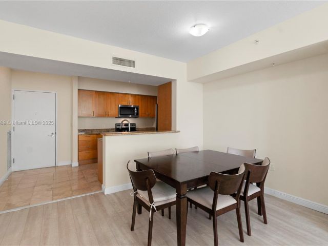 Apartment for sale  Unit #705W - photo 6067874