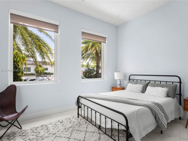 Home for sale at 12880 N Bayshore Dr - photo 6067339