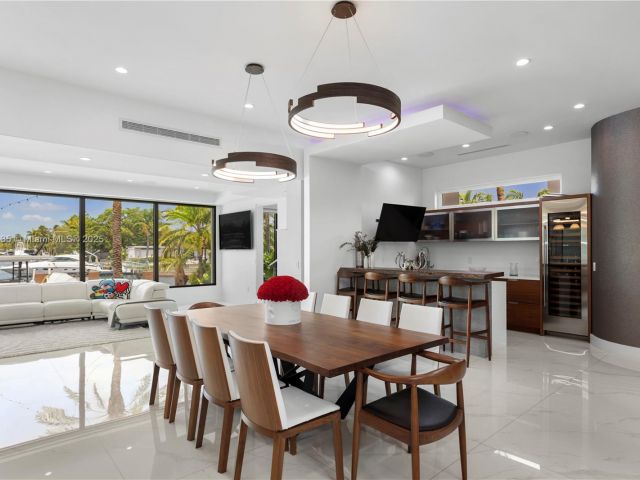 Home for sale at 12880 N Bayshore Dr - photo 6067348