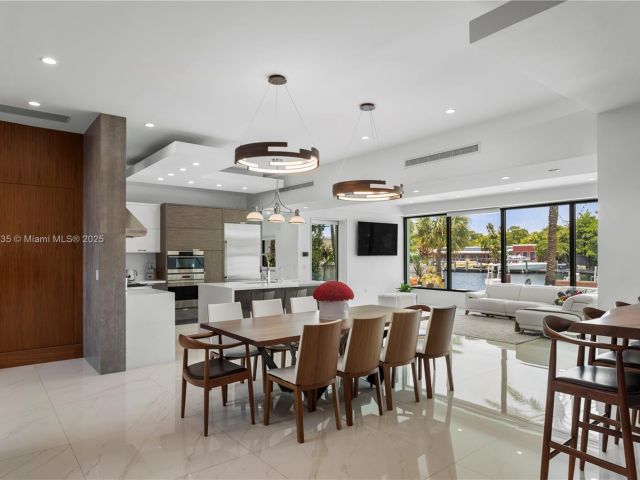 Home for sale at 12880 N Bayshore Dr - photo 6067349