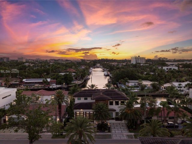 Home for sale at 12880 N Bayshore Dr - photo 6067353