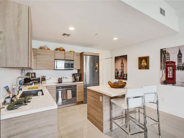 Apartment for sale  Unit #3217 - photo 6070495