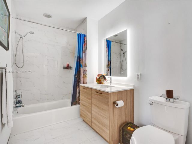 Apartment for sale  Unit #3217 - photo 6070500