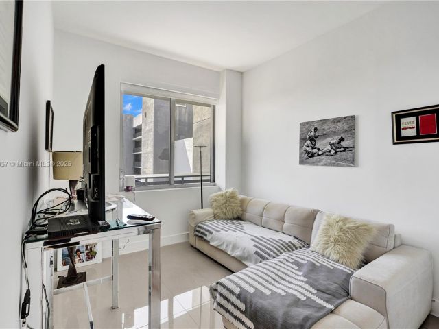 Apartment for sale  Unit #3217 - photo 6070501