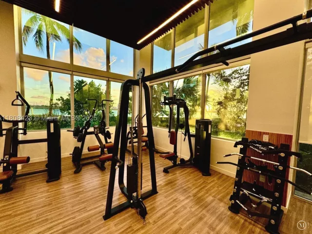 2-bedroom condo for rent in Miami Beach - 1500 Bay Rd 1534S - MondialRealty