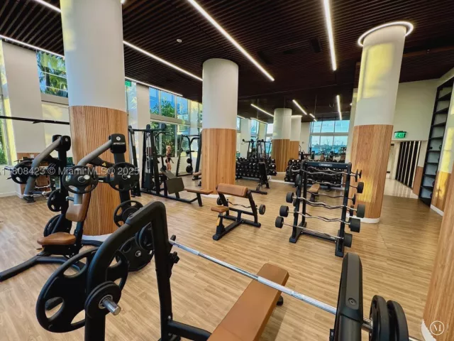 2-bedroom condo for rent in Miami Beach - 1500 Bay Rd 1534S - MondialRealty