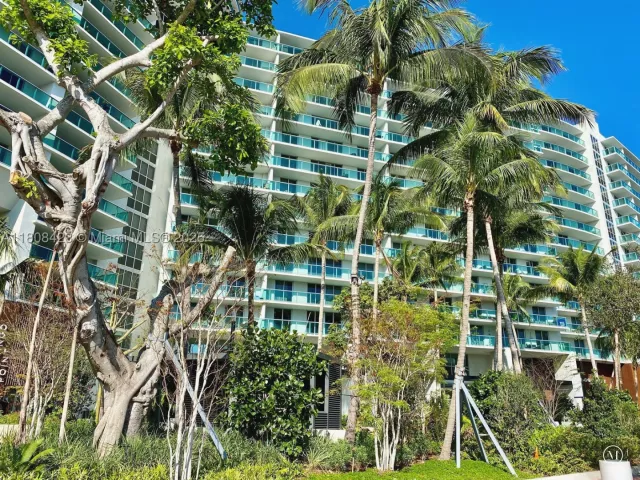 2-bedroom condo for rent in Miami Beach - 1500 Bay Rd 1534S - MondialRealty