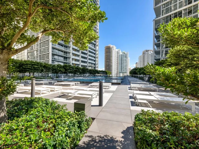 2-bedroom condo for sale in Miami - 485 Brickell Ave 1604 - MondialRealty