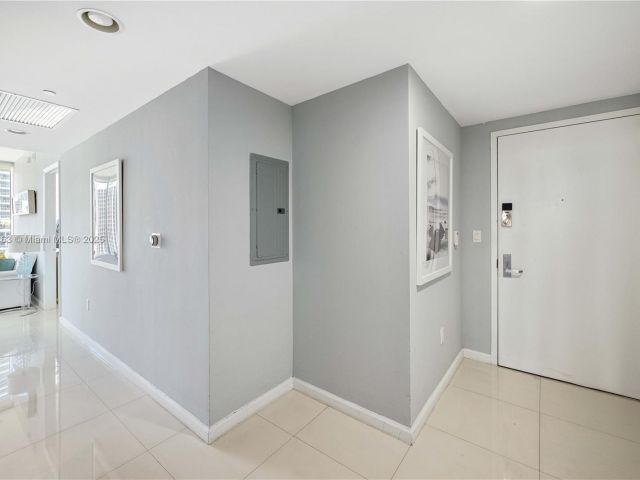 Apartment for sale  Unit #1604 - photo 6091465