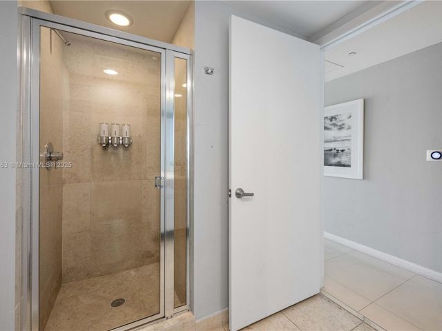 Apartment for sale  Unit #1604 - photo 6091466